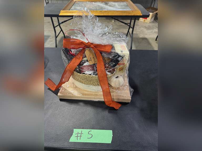 SNACK BASKET [41]