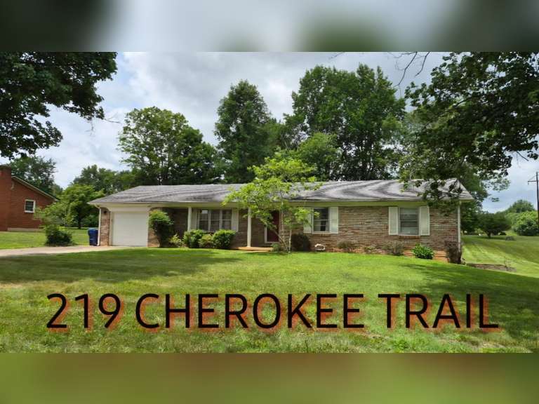 AUCTION 3BD 2BA Brick House & Lot