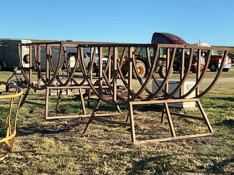 Common sense bale feeders