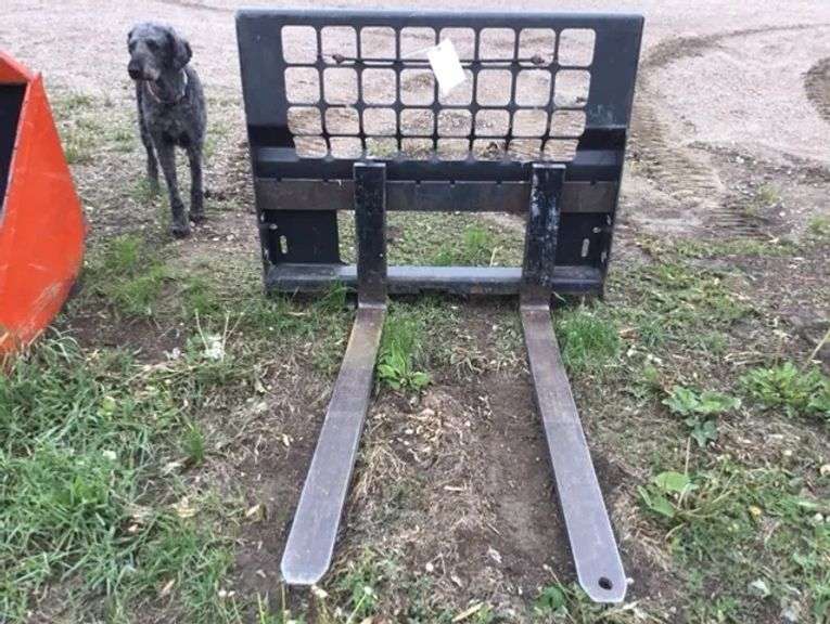 Pallet Forks for Skid Steer