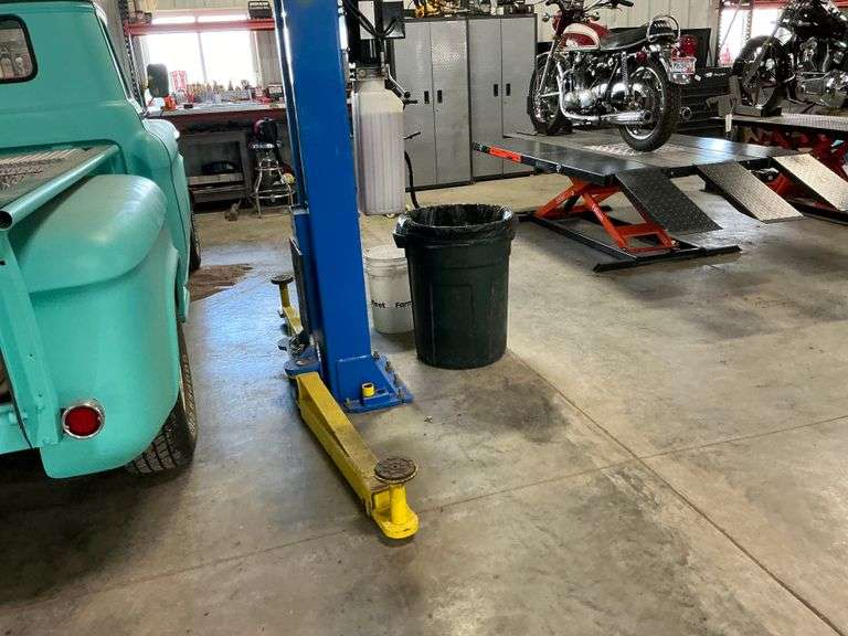 Atlas 2 post car lift