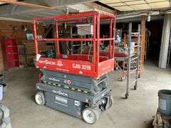 Skyjack scissor lift 3219