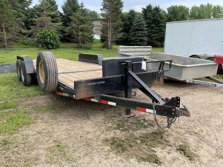 2015 Dressen flat bed trailer