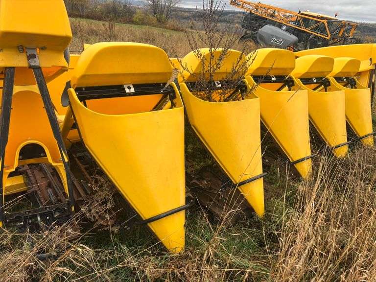 New Holland 98C Corn Combine Head with Bish attachment