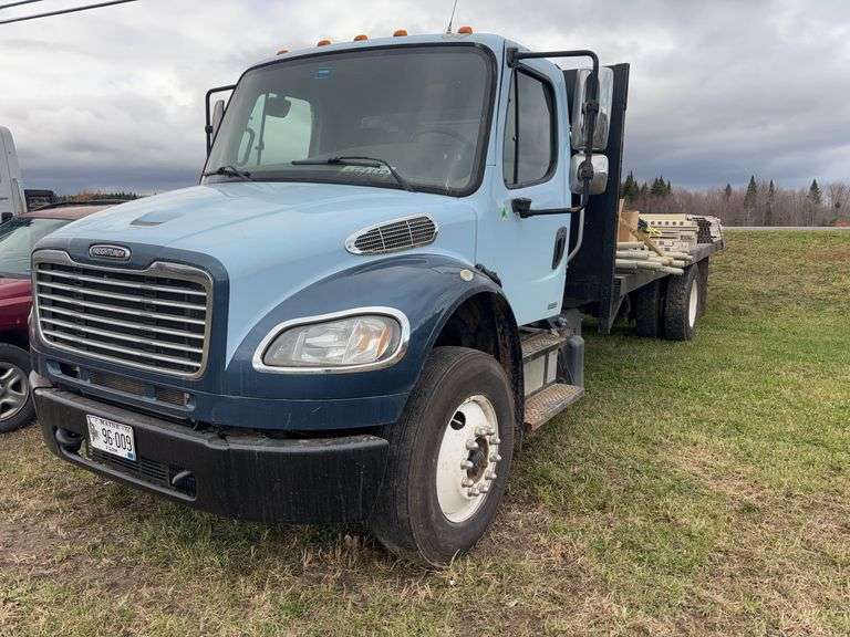 2011 FREIGHTLINER M2