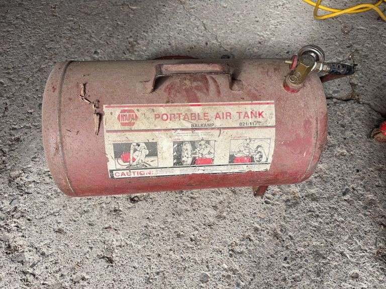 Portable air tank