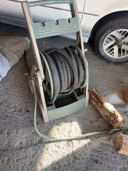 Garden hose reel