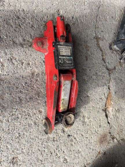 Small floor jack