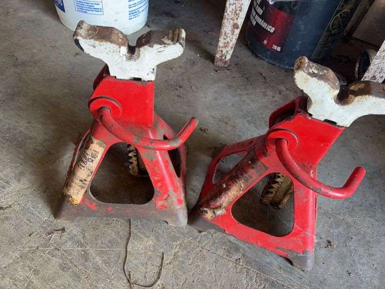 Jack stands