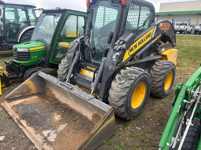 New Holland L238 skid steer