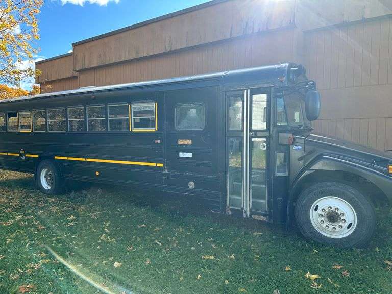 2005 Bluebird Bus