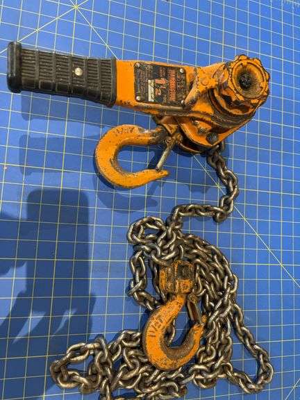 Harrington 1.5 ton chain hoist