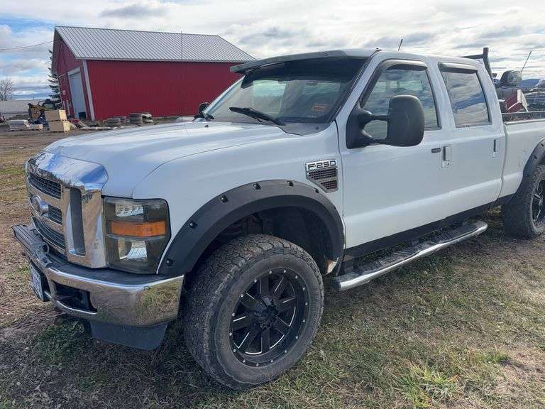 2010 FORD F-250 with Boss V plow