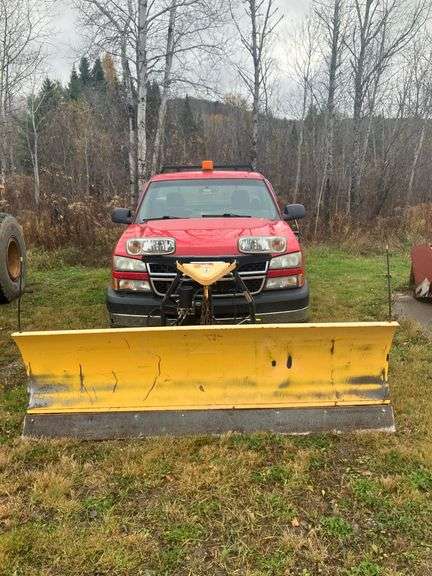 2007 CHEVROLET Silverado with plow