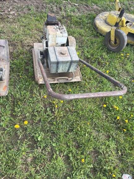 Wicker plate compactor