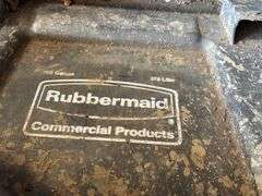 Rubbermaid 100 gal. feed buckets