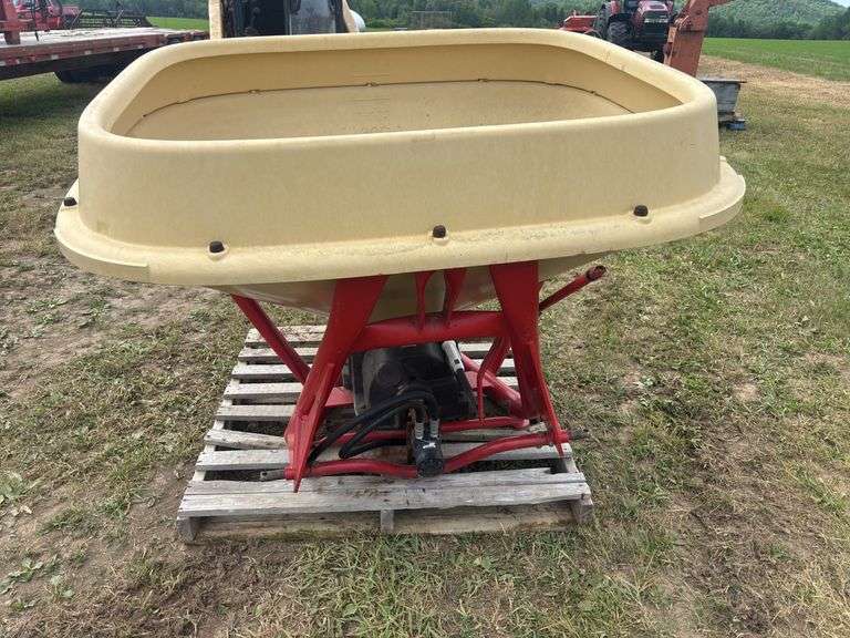 Vicon broadcaster hydraulic drive