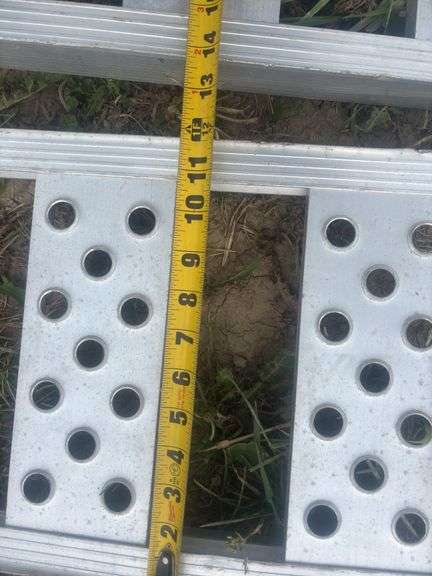 Aluminum loading ramps
