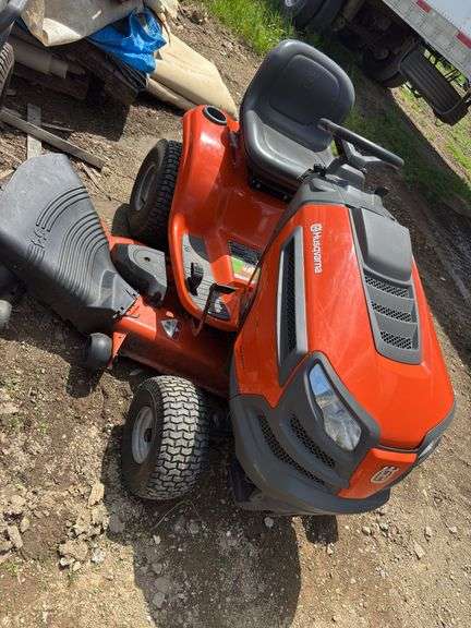 Husqvarna YTH24V54 lawnmower