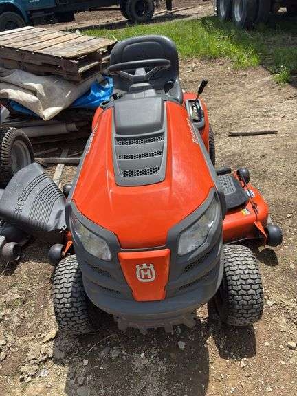 Husqvarna YTH24V54 lawnmower