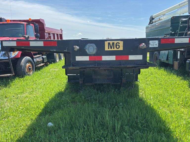 1977  HRI  Step deck trailer