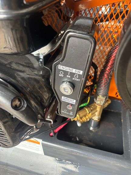 LandHonor 40 Gallon 2-Stage Truck Mounted Air Compressor