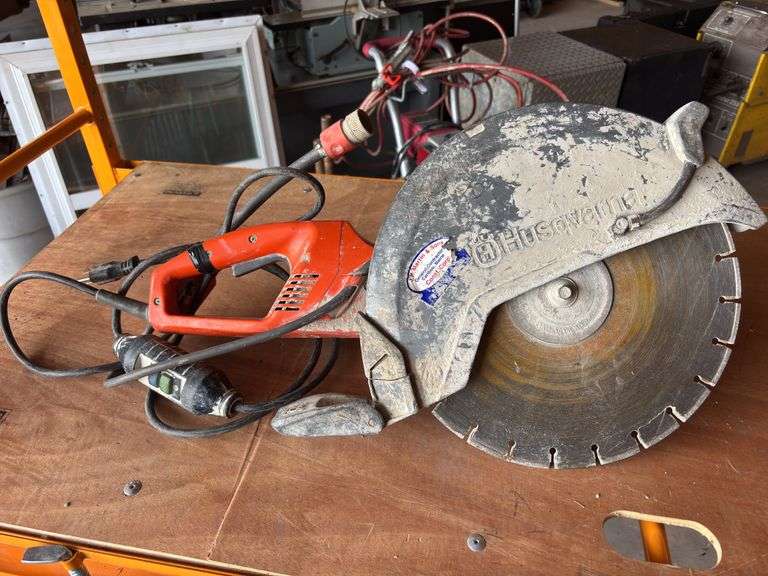 Husqvarna K3000 concrete saw