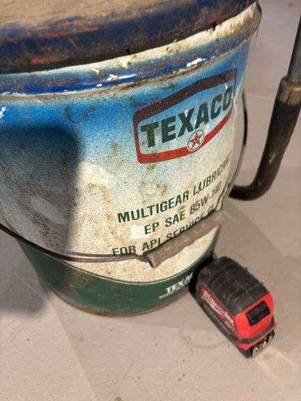 5 gallon pump and can