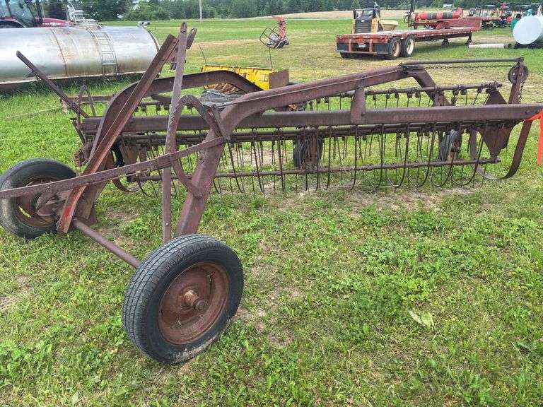 McCormick Side delivery rake