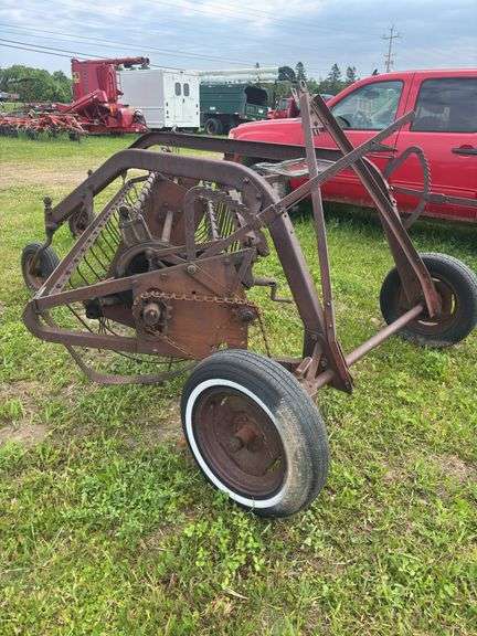 McCormick Side delivery rake