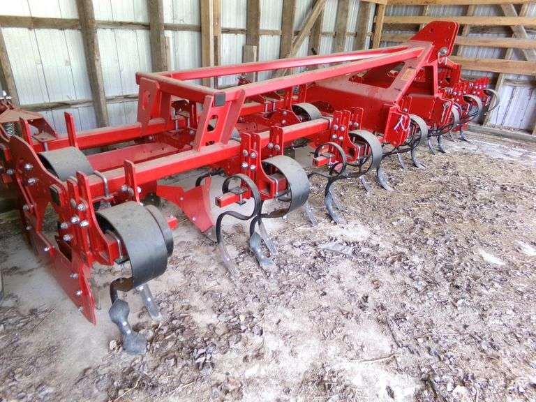 Grimme 6 row cultivator-new never used