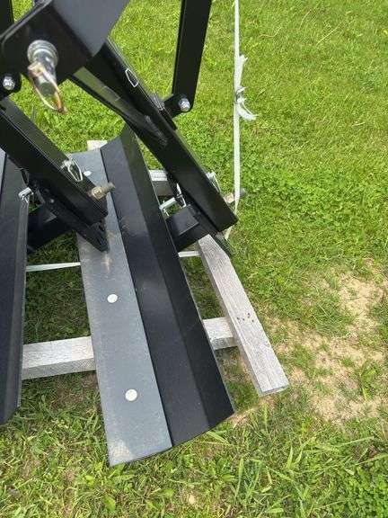 Paladin 4’ scraper blade
