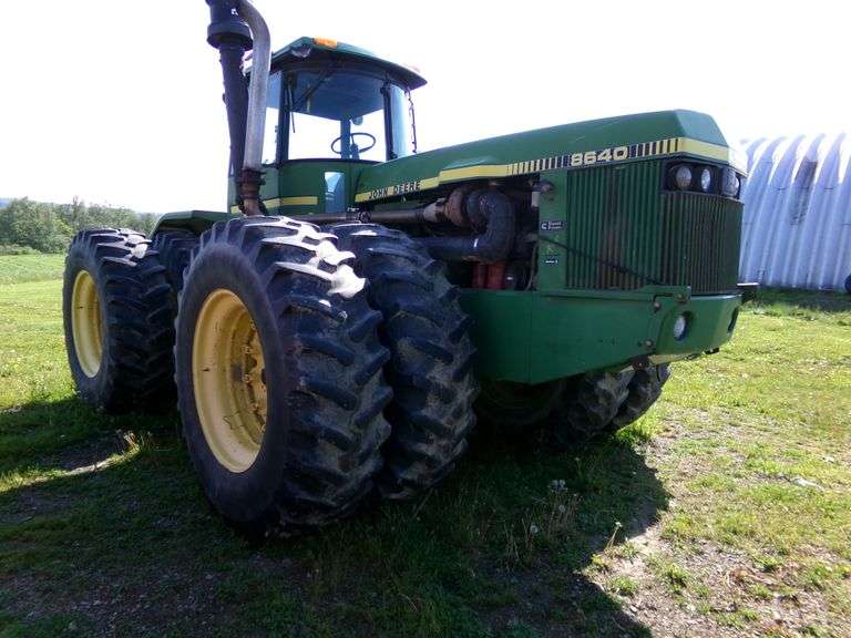 John Deere 8640