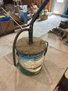 5 gallon pump and can