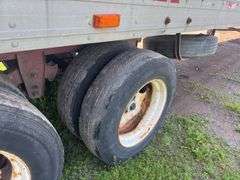 1991  Utility   48' tri axle trailer w/ slope floor & conveyer