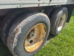1991  Utility   48' tri axle trailer w/ slope floor & conveyer