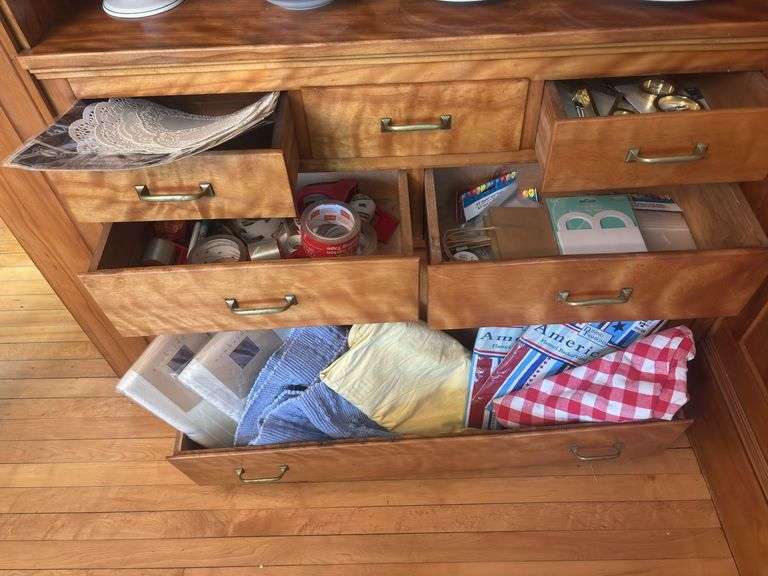 Table clothes, tape, numbers+ contents of drawers