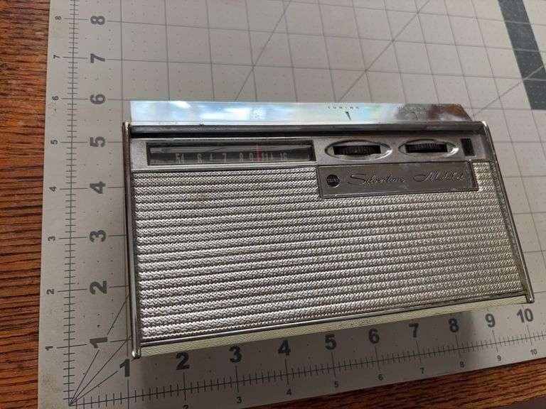 Silvertone transistor radio
