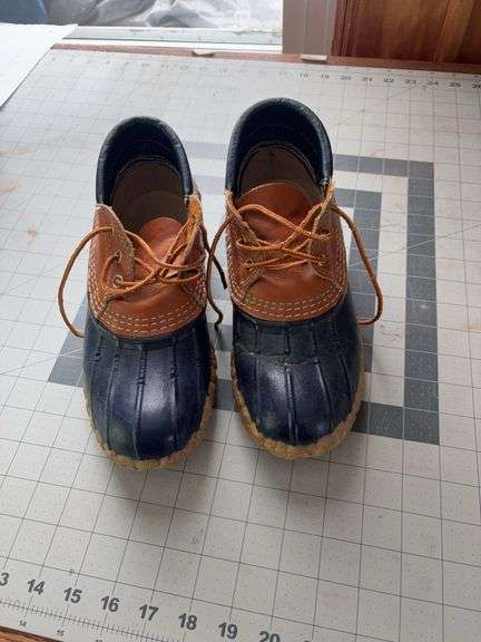 Women’s size 7 low Bean boots ￼