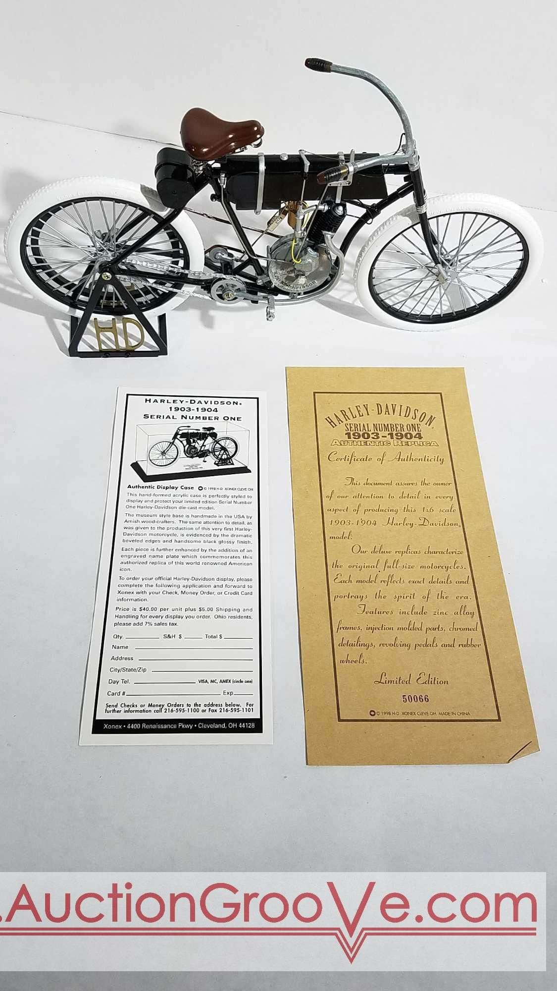 1903-1904 Harley Davidson Motorcycle, authentic replica. Diecast