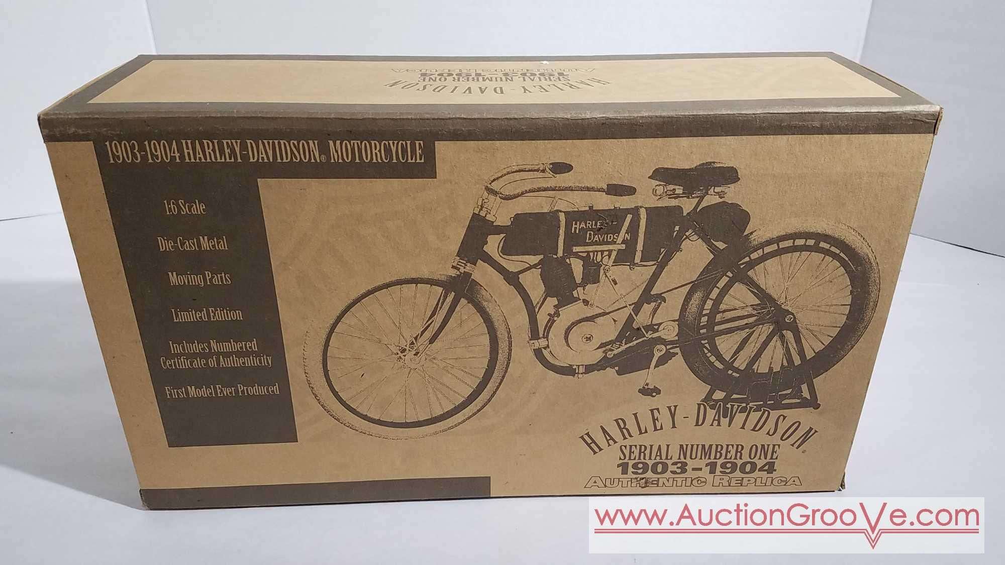 1903-1904 Harley Davidson Motorcycle, authentic replica. Diecast