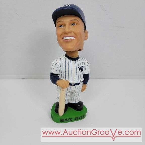 New York Yankees Derek Jeter Bobble Head. 7" Tall. Alexander Global Promotions. Bobble Dobbles. A
