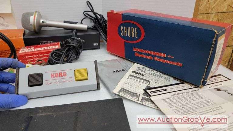 VINTAGE MICROPHONES! AMPLICORP MAGNERASER MODEL 200C, KORG Dual Foot Switch, Vintage Box for SURE Model 540S Sonodyne 2 Microphone, Vintage REALISTIC Microphone with Original Box, UNIDEN, ELECTRO VOIC