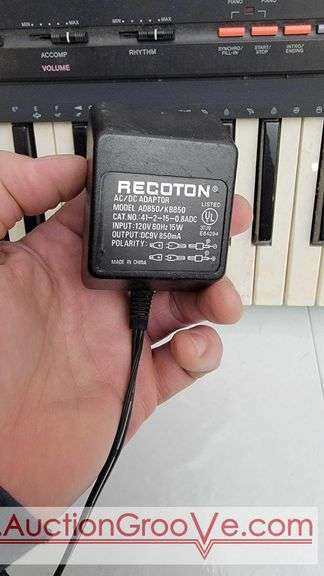 CASIO 465 Sound Tone Bank Electronic Keyboard. Plugged it in, tested many of the features and it seems to function properly. I wiped off the last 4 keys with a damp rag and they cleaned up nicely. Inc