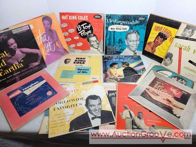 SEVENTEEN 331/3 Vinyl Records. Sarah Vaughan, Martha Kitt, Nat King Cole, Billy Daniels and more. RB1
