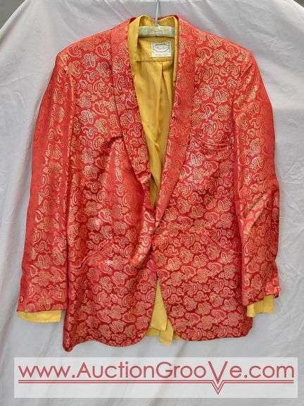 Harilela's custom Taylor's Suit Coat and a button up shirt size 15 1/2. CB