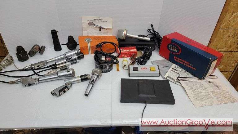 VINTAGE MICROPHONES! AMPLICORP MAGNERASER MODEL 200C, KORG Dual Foot Switch, Vintage Box for SURE Model 540S Sonodyne 2 Microphone, Vintage REALISTIC Microphone with Original Box, UNIDEN, ELECTRO VOIC