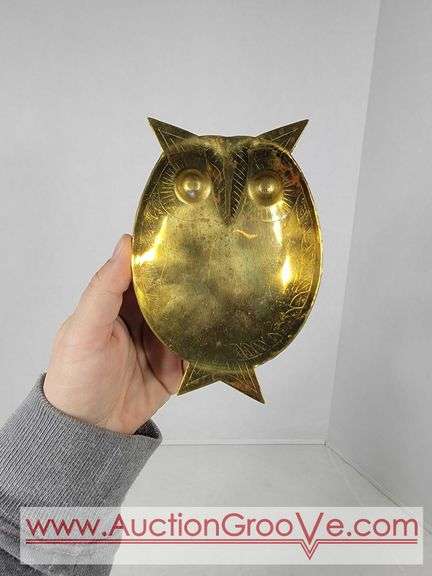 FOUR Owl Ash Trays. 4 x 5 each. FR7