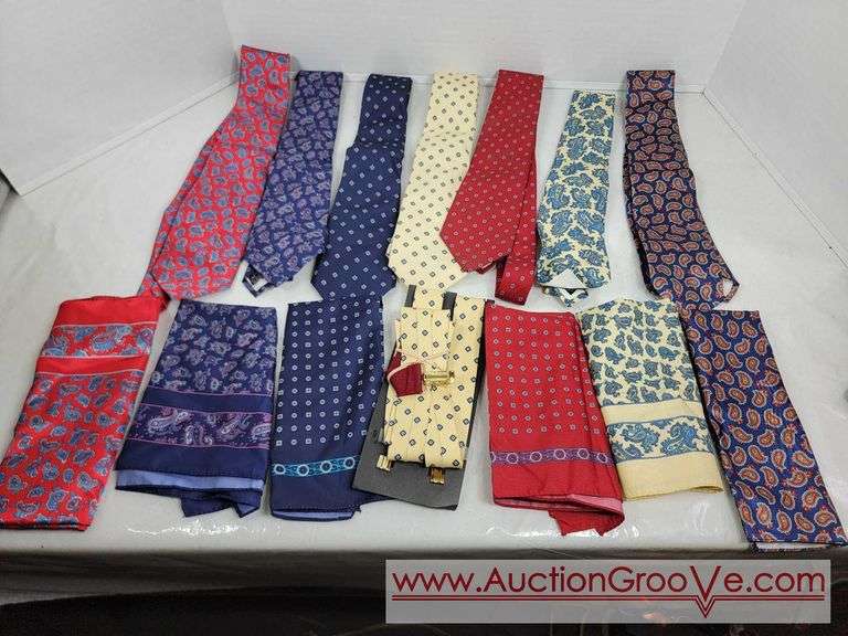 A Bunch of Vintage Men's Ties.