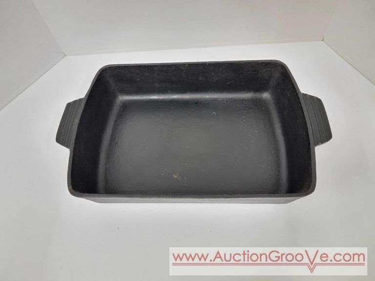 Cast Iron Baking Pan. 15 x 10.5 x 3. A1